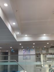 -蕾特恩专业祛痘皮肤管理