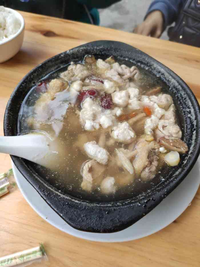 骨髓汤出名的,周六都去吃一碗,汤好好味