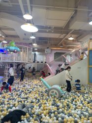 -多多淘儿童体验中心(重庆来福士店)
