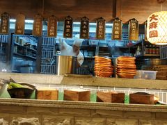 边听电话边煮菜-杨记隆府(重庆总店)