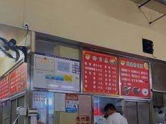 -鹿寨小何螺蛳粉店