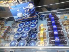 -85度C(生甜甜圈研究工坊·上海平凉店)