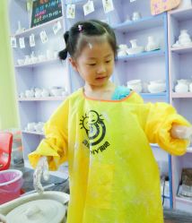 -泥娃娃DIY陶吧(易生活购物公园店)