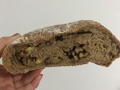 核桃干酪-欧式面包坊(青岛万象城店)