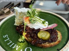 慢煮牛肉水波蛋酸面包团三明治-O'mills Sourdough Bakery&Bistro(永嘉路店)