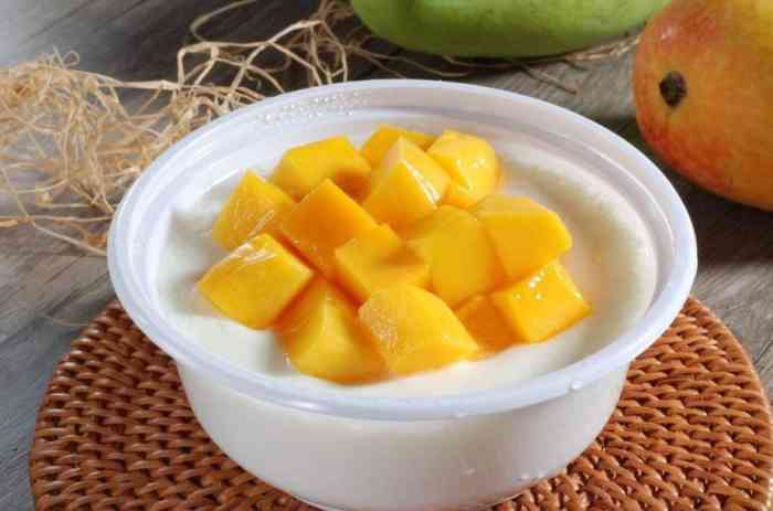 很喜欢吃他们家的蛋糕每次回家都会买一个.