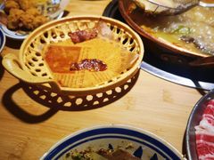 -洱火云南酸菜牛肉火锅(石景山当代商城店)