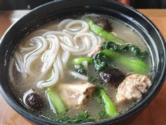 香菇炖鸡米线-老妈米线(港龙店)