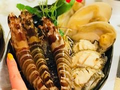 -鲜入围煮花胶鸡海鲜火锅