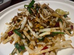 雪菜芦苇根-魏铭鱼头捞饭(晋阳路店)