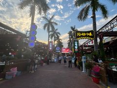 -三亚火车头万人海鲜广场