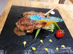 新西兰羊排配土豆泥-威克特披萨汉堡