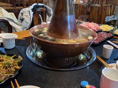 -果松木炭酸菜铜火锅·外婆参鸡汤