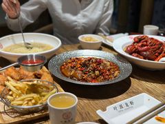 -叶派龙虾•招牌香辣蟹·海鲜(中海国际店)