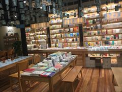 -猫的天空之城概念书店(杭州南宋御街店)