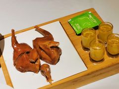 红烧乳鸽-汤城小厨•粤菜•靓汤(苏州街店)