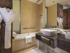 -广州天河希尔顿酒店