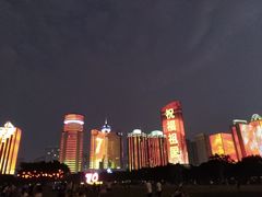 -万绿园