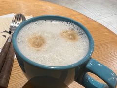 拿铁咖啡-HELLO 27 意面·沙拉·帕尼尼