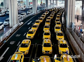 重庆拍照城市风景线→“黄色法拉利”出租车