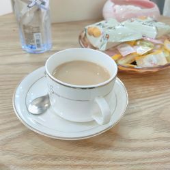 -猫小姐美发美甲造型店