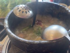 -鲁朗纳麦石锅鸡庄园