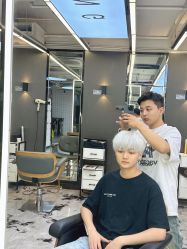 -藤野造型烫发染发