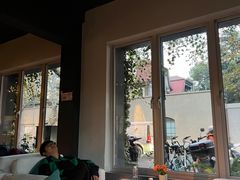 -穹六人间 people 6(岳阳路店)