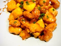 菠萝咕噜肉-蜜桃餐厅·江浙融合菜(荟聚购物中心店)