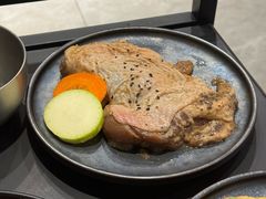 -山野的朋友露营炭火烤肉