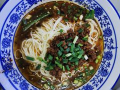 -渝之汇牛肉豌杂面