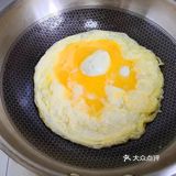 黄瓜红椒火腿鸡蛋炒饭  超丰富的蛋炒饭