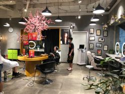 -时尚殿堂明星门店