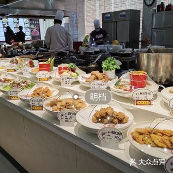 空港大酒店位于通祥路上，是硕放老牌的酒楼，当地人会在