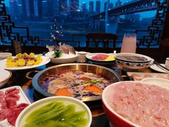 -小天鹅火锅·一线江景洪鼎旗舰店(洪崖洞店)
