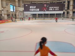 -成都冰纷万象滑冰场