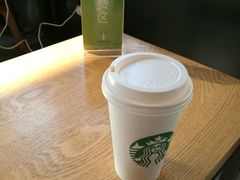 拿铁-星巴克臻选(济南万达店)