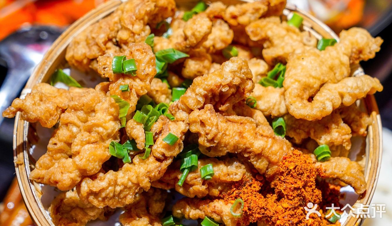 热闹的老小区重庆火锅、香爆整条gai‼️