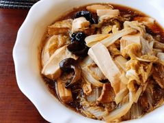 白菜花肉炖豆腐-蜈支洲岛珊瑚酒店临海阁中餐厅