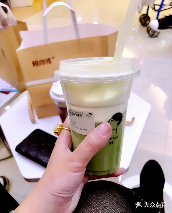 喜茶(长宁龙之梦店)鲜奶静冈抹茶图片 - 第1张