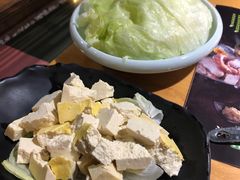 -洪氏嗨捞·广东猪肚鸡·椰子鸡火锅(西咸万象城店)