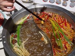 -茅草房·河畔园林火锅