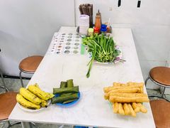 fried&nbsp;dough&nbsp;sticks炸油条-Pho Hoa Pasteur