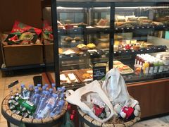 面包甜点陈列柜-星巴克(深圳音乐厅店)