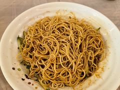 -肥肥虾庄·金牌油焖大虾(沙湖店)