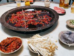 -渝嘴小老弟老火锅(华新村店)