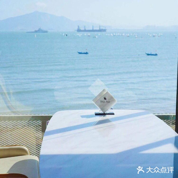 西餐厅+酒吧模式 曾厝垵天桥旁海边 厦门的海景餐厅之