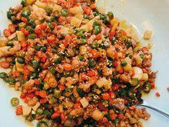 -川流不息·地道川菜·小龙虾(松东路店)