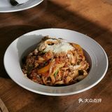 不一会儿我们的晚餐就上了桌。这家店已经开了十年