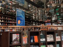 -钟书阁(群光广场店)